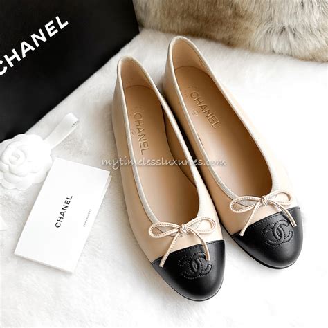 Chanel flats beige and black